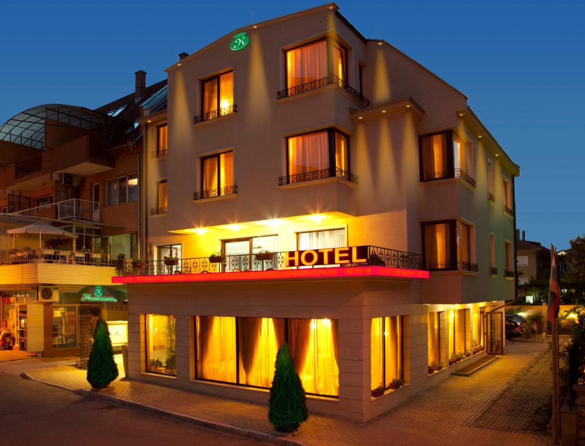 Contessa Hotel Shumen Exterior photo